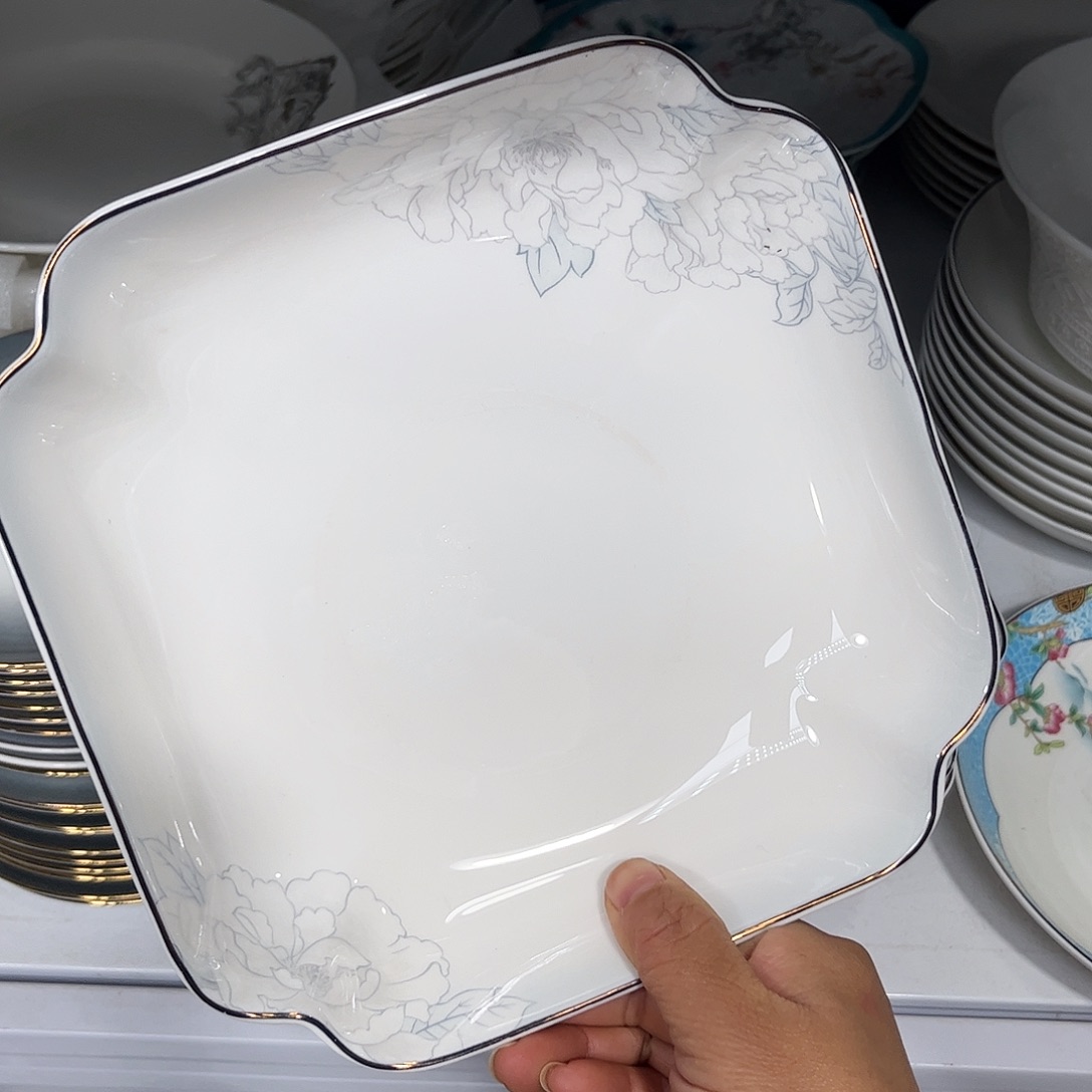 瓷片异形四角盘两个微瑕