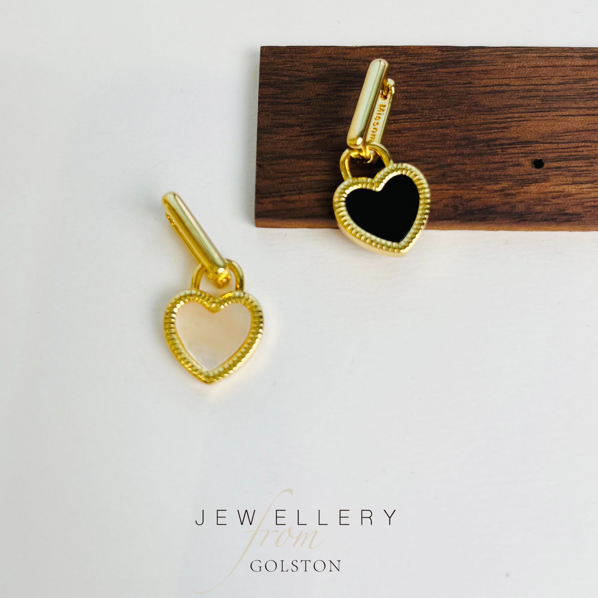 铜合金耳饰 爱心黑白两戴款耳环耳钉耳饰小众高级大牌感同款