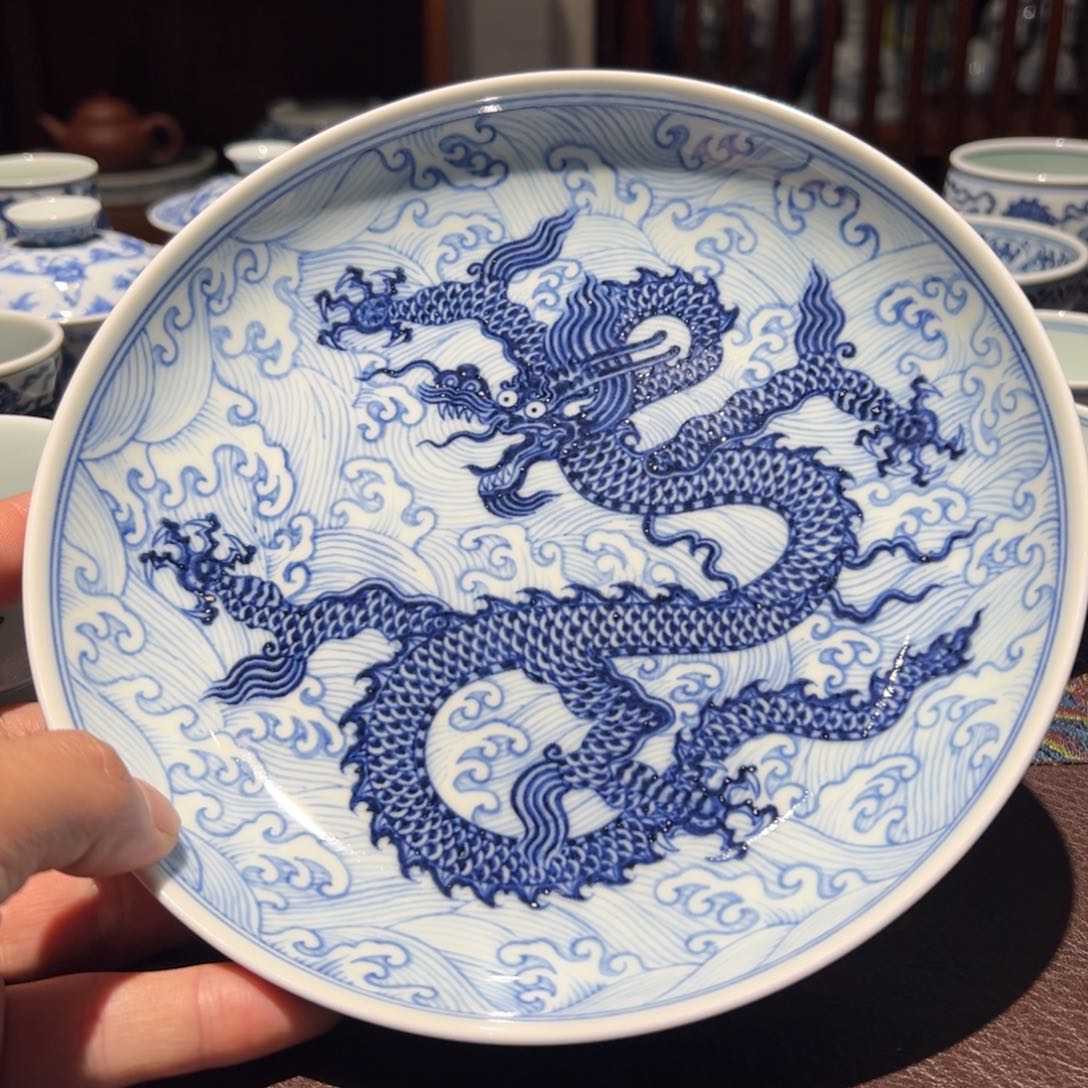 杯青花海水龙背面海水鱼壶承看盘直径约19厘米