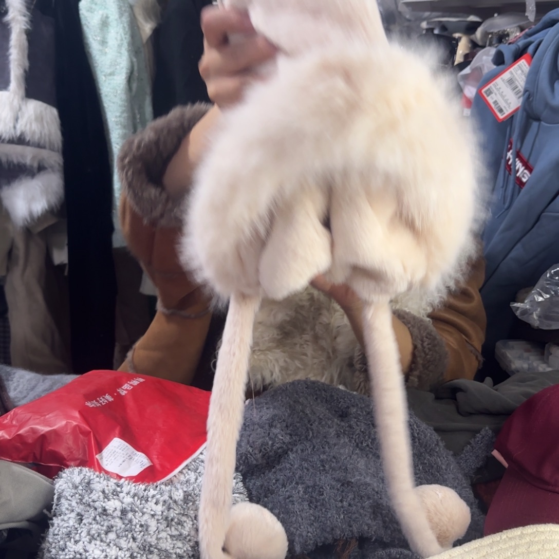 纯棉暖心为王拍毛毛帽子