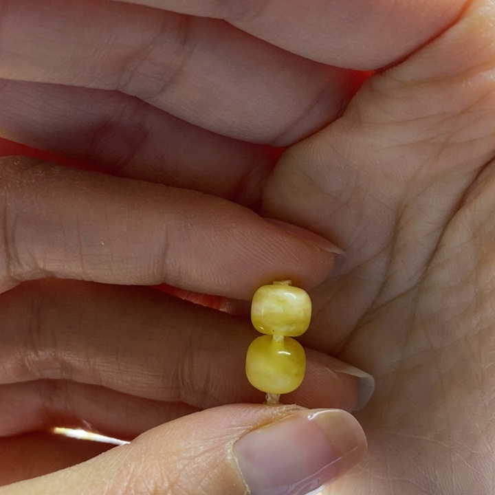 蜜蜡裸石未镶嵌尺寸7.8，微瑕珠