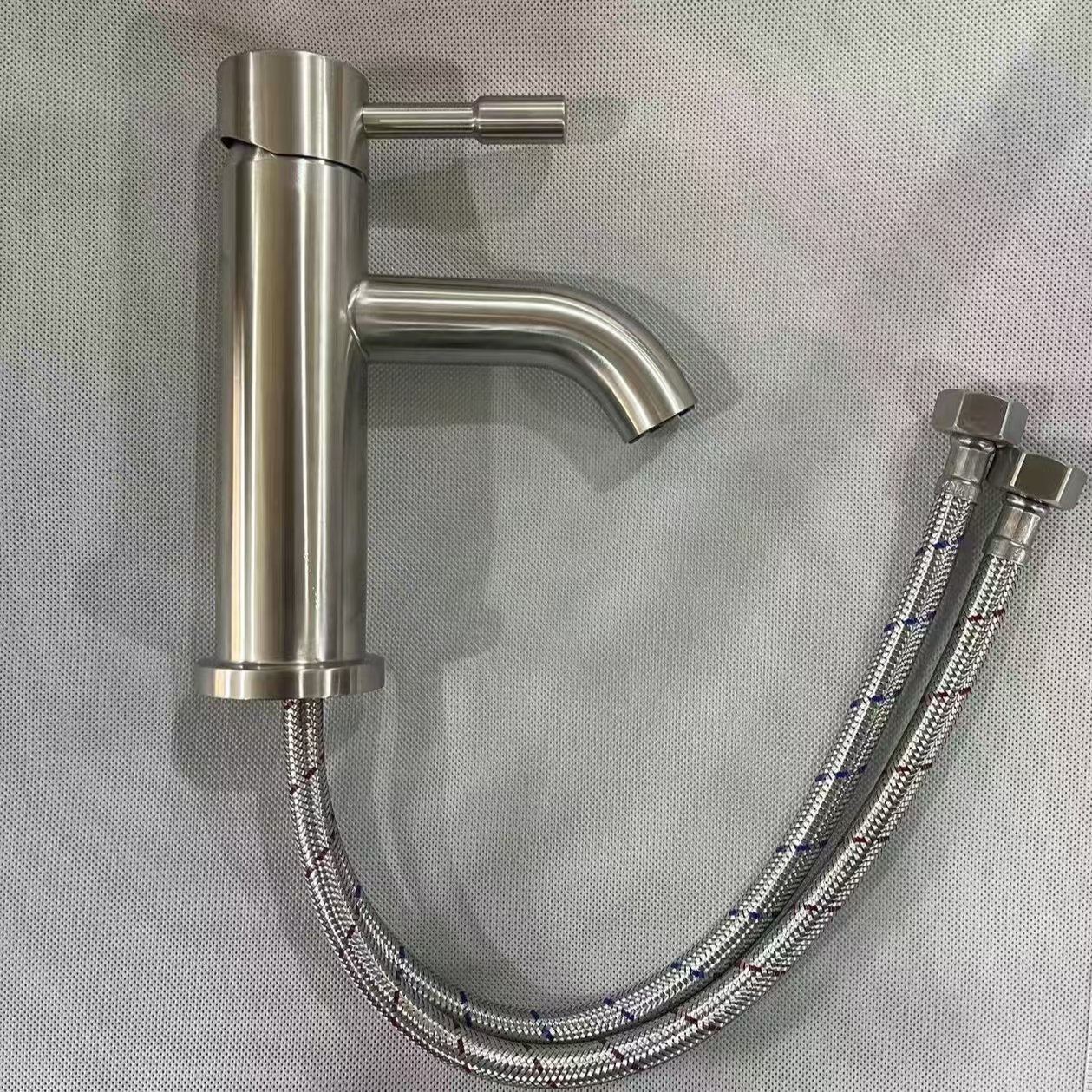 准新品  （苏）新款304不锈钢弯嘴台盆水龙头