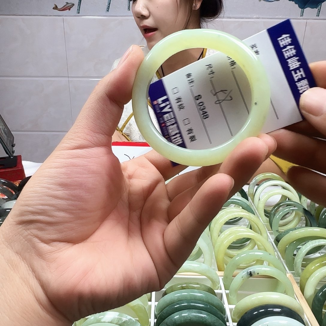 蛇纹石玉手镯未镶嵌s 0348