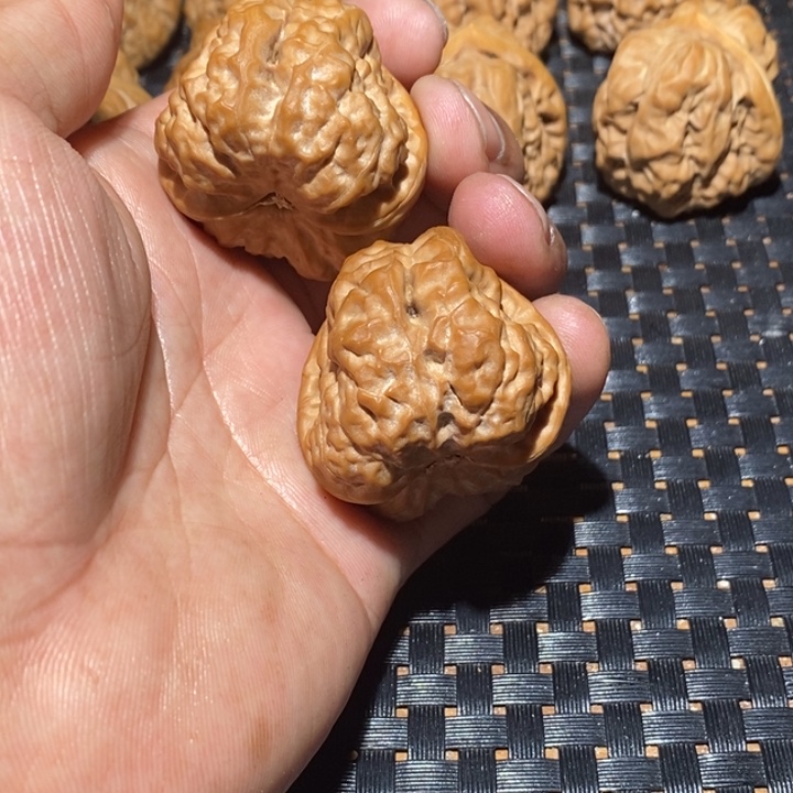 前***行核桃手串/手链蛤蟆头