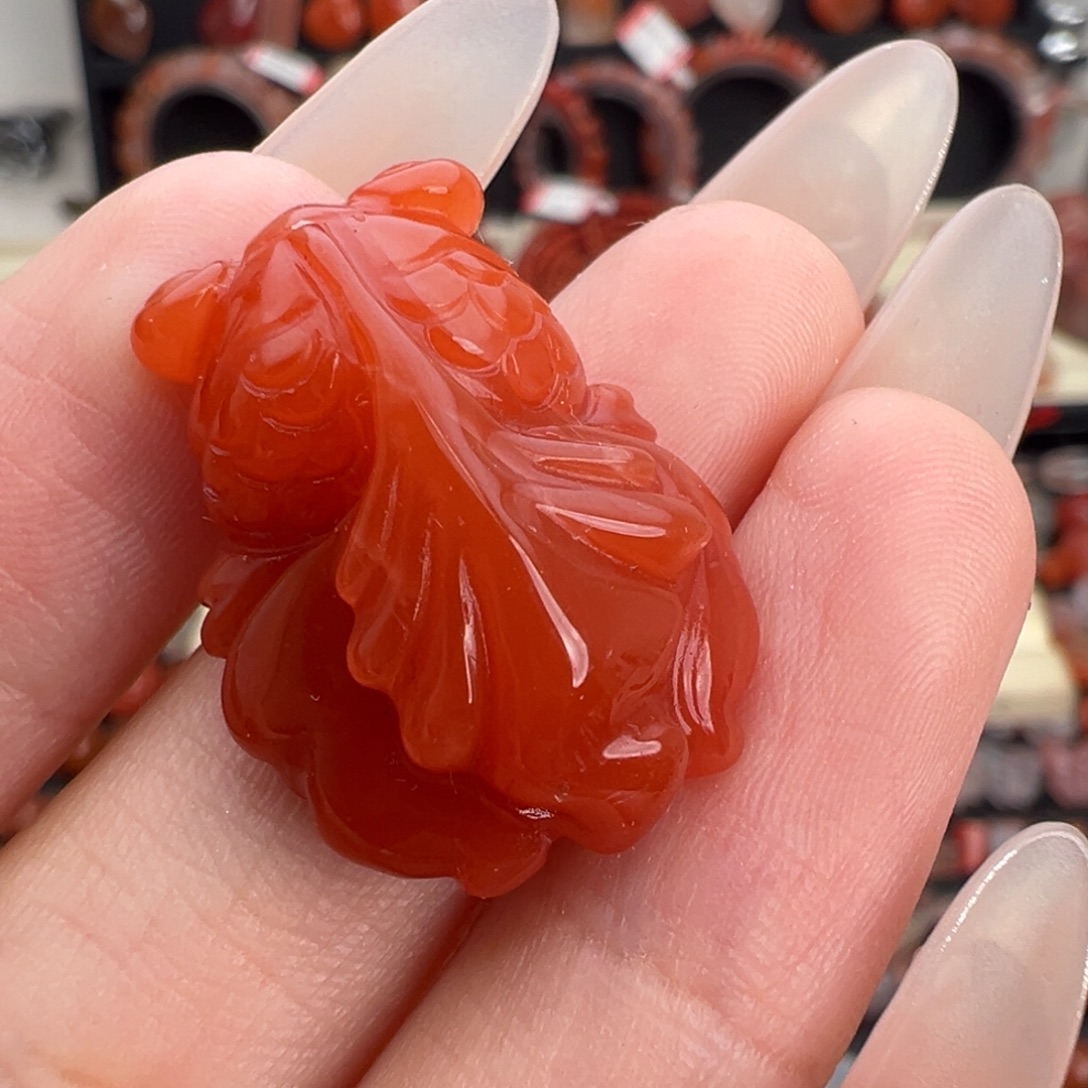 南红玛瑙未镶嵌颈饰红金鱼