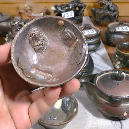 瓷片微瑕的内雕风景杯子