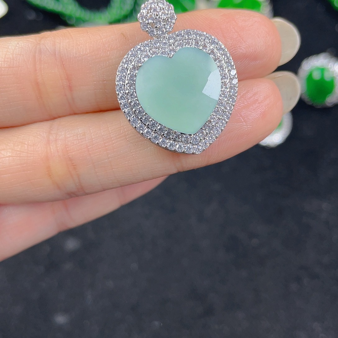 翡翠吊坠(不含链)未镶嵌