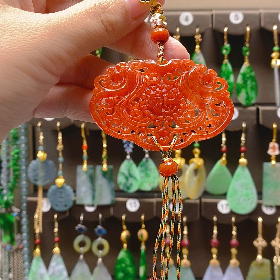 未镶嵌翡翠耳饰翡翠