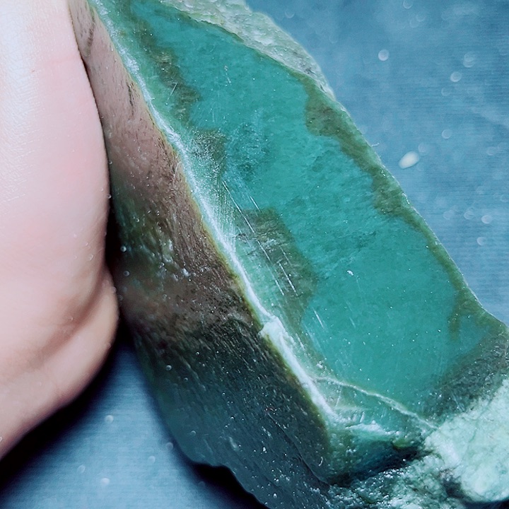 和田玉（糖玉）未镶嵌珠宝奇石