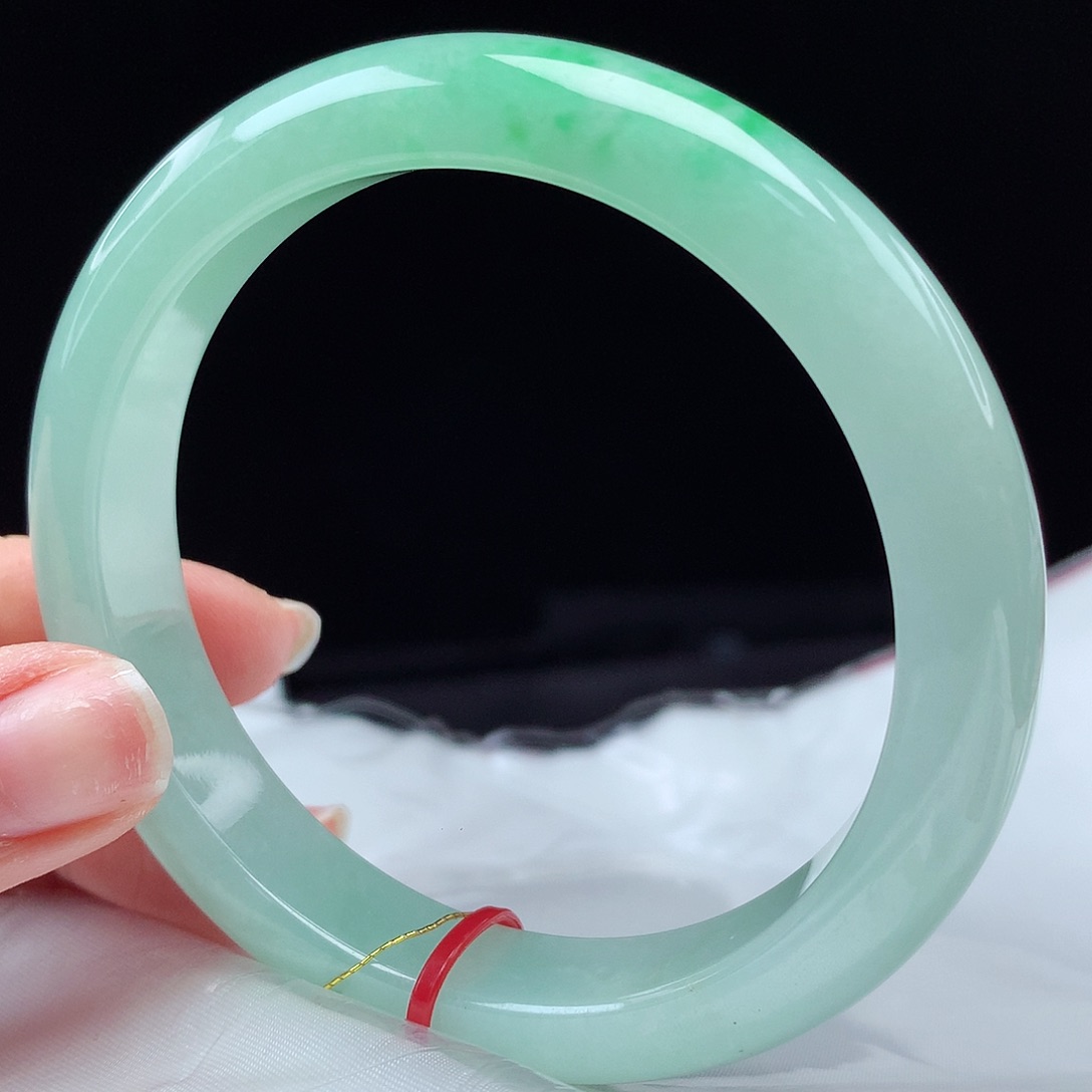 翡翠手镯未镶嵌57圈4150