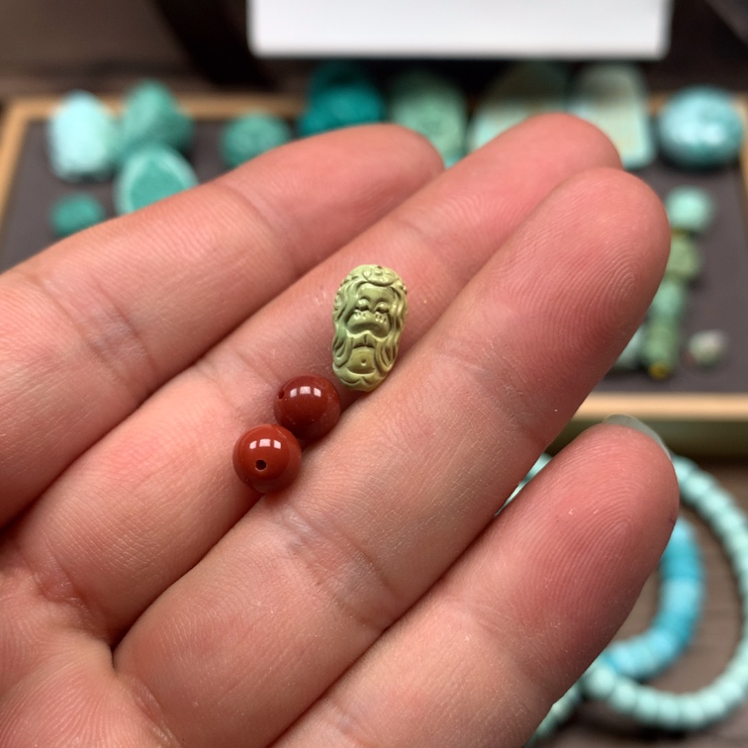 南红玛瑙雕刻未镶嵌