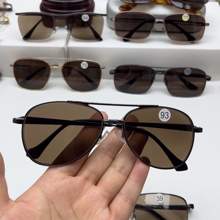 无框深茶色蛤蟆镜，93