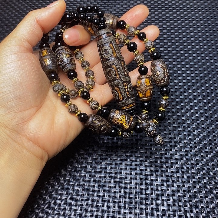 小***部玛瑙/玉髓手链未镶嵌