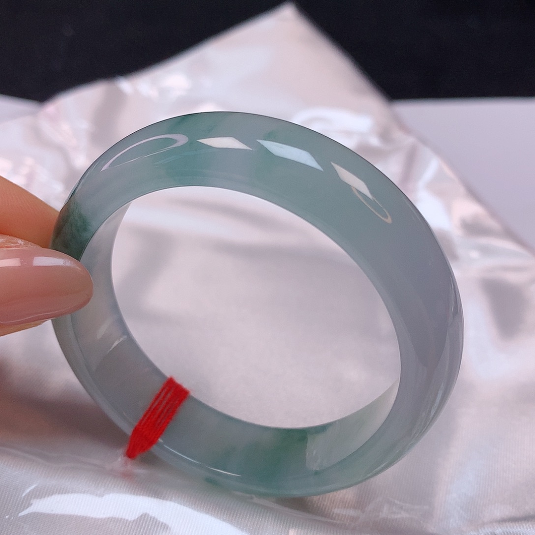 【闪购商品】翡翠手镯未镶嵌52贵妃手镯