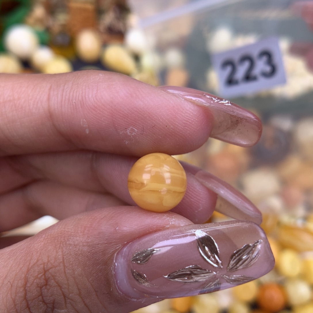 未镶嵌琥珀珠宝奇石9.4
