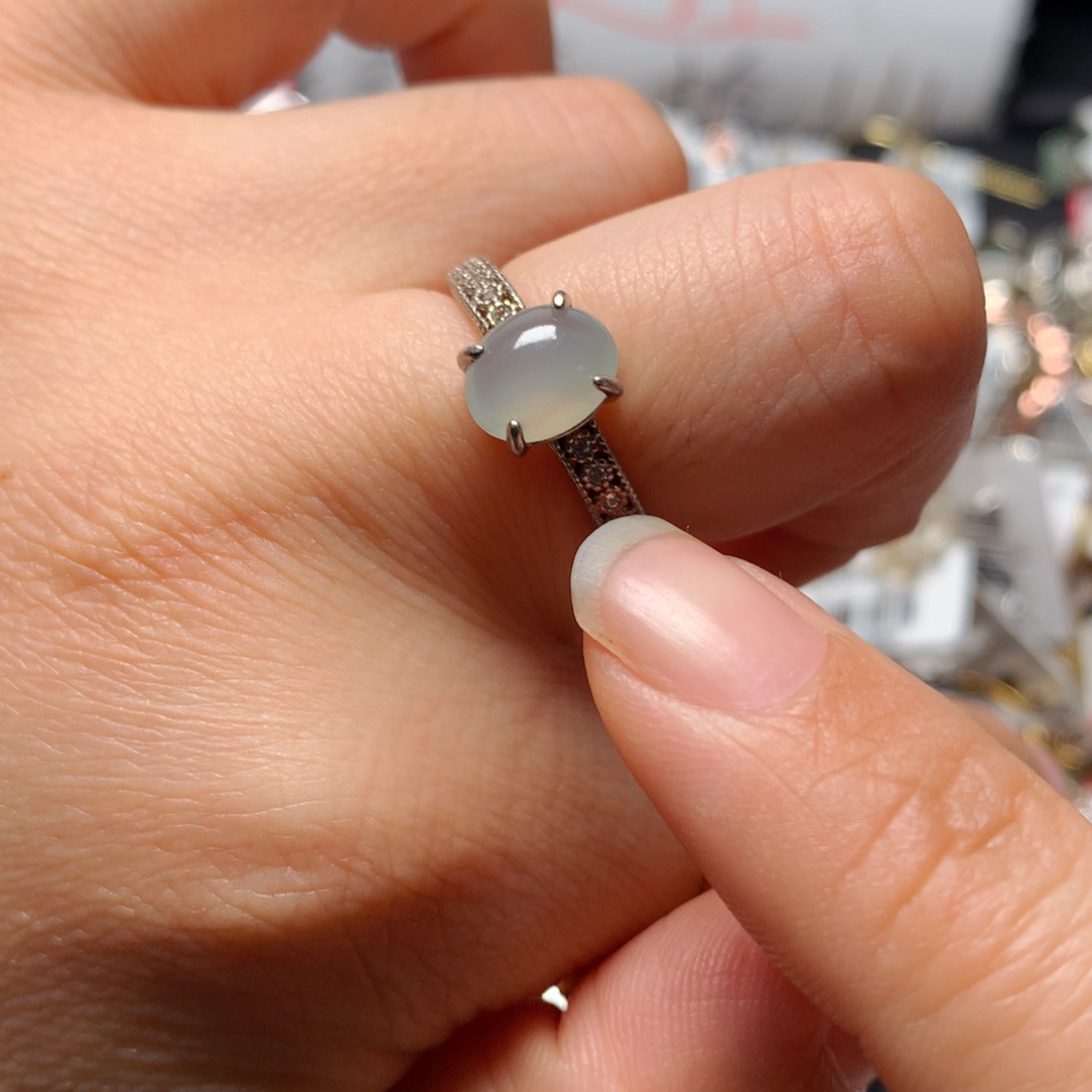 翡翠戒指银S925镶嵌天然翡翠戒指