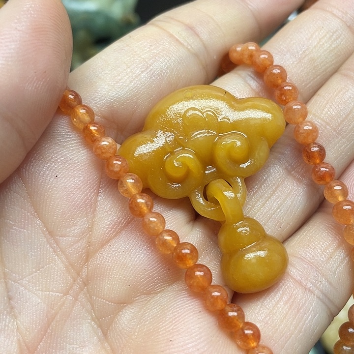 未镶嵌蛇纹石玉颈饰