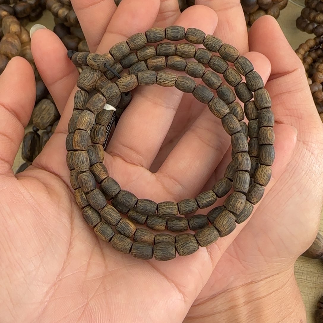 沉香手串冰***?沉水张勺子多样性发货一条卡5-14克