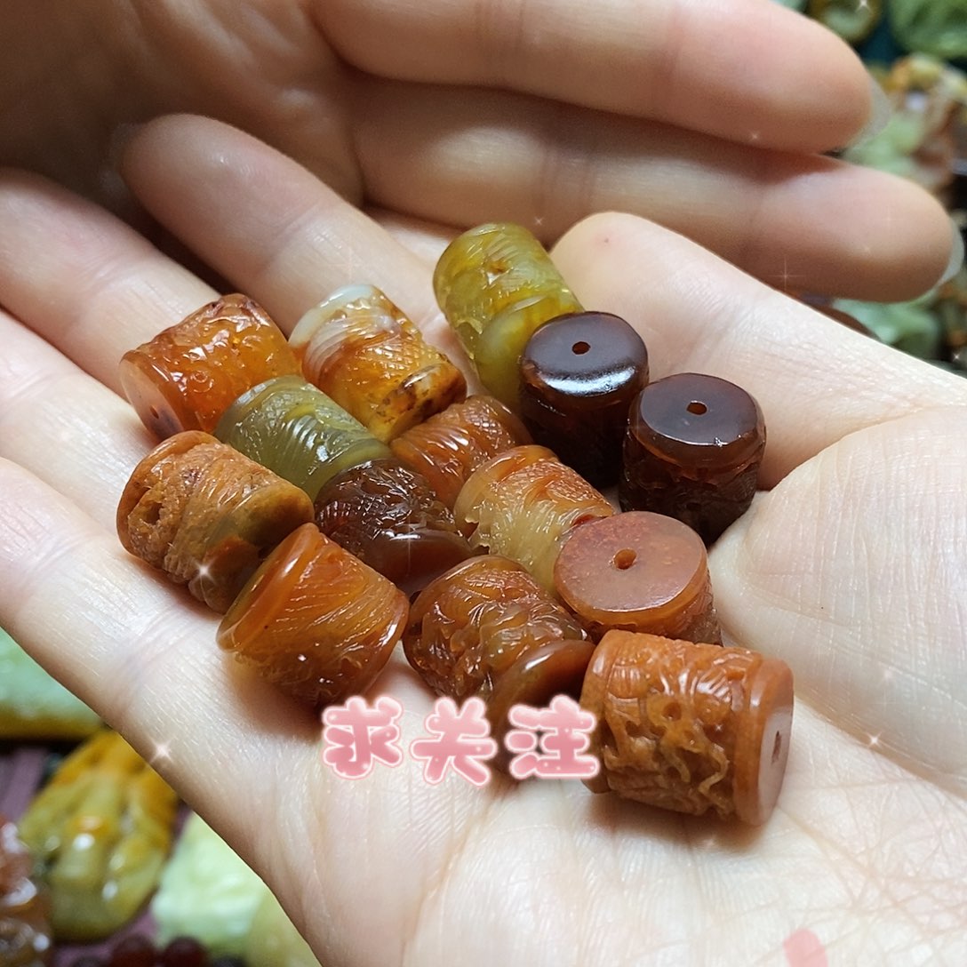 岫玉未镶嵌吊坠(赠链)随机发一个