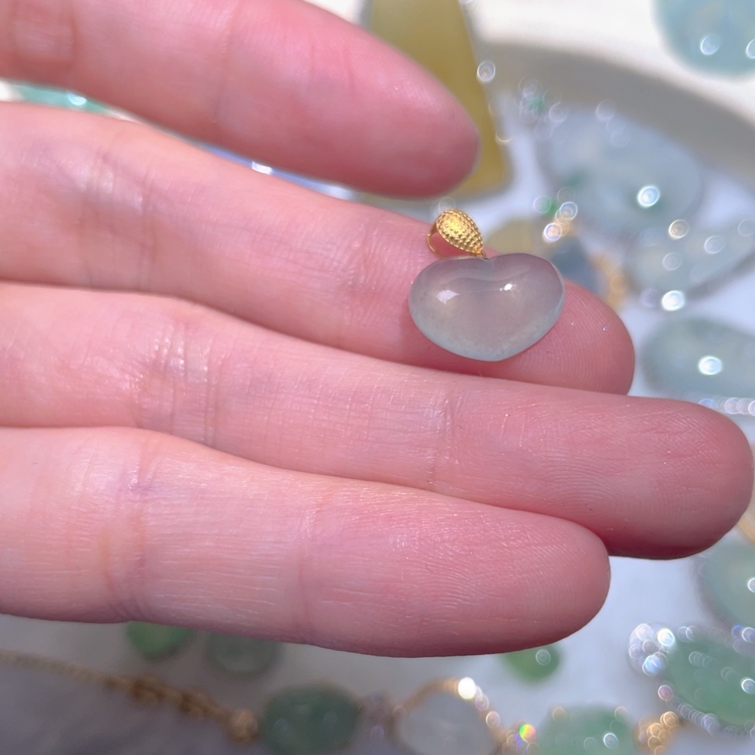 翡翠颈饰18K金镶嵌翡翠