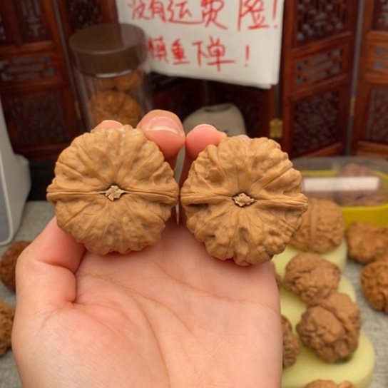文玩核桃吊坠阿*蛤蟆头43