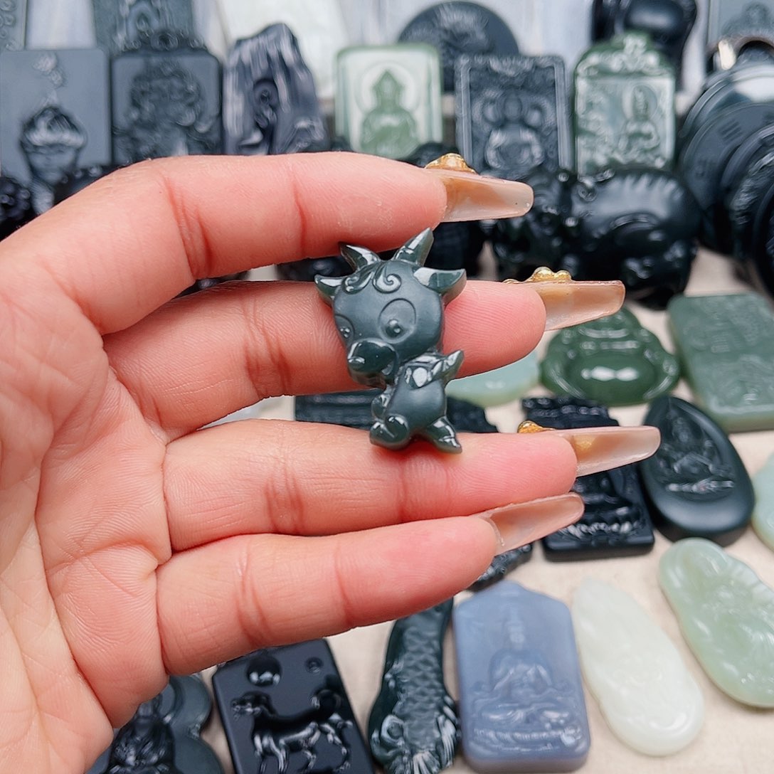 和田玉颈饰未镶嵌