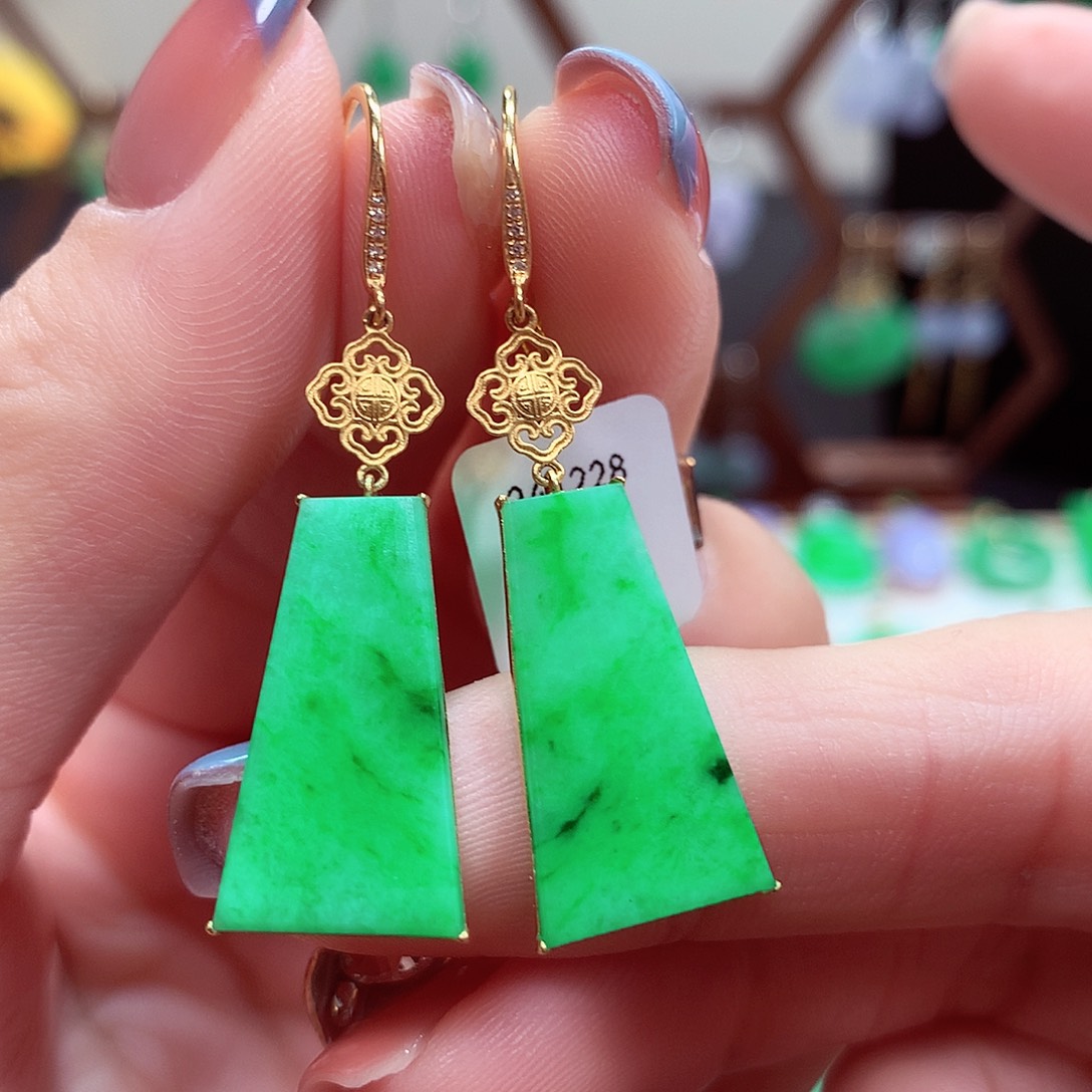 翡翠耳饰18K金镶嵌天然翡翠