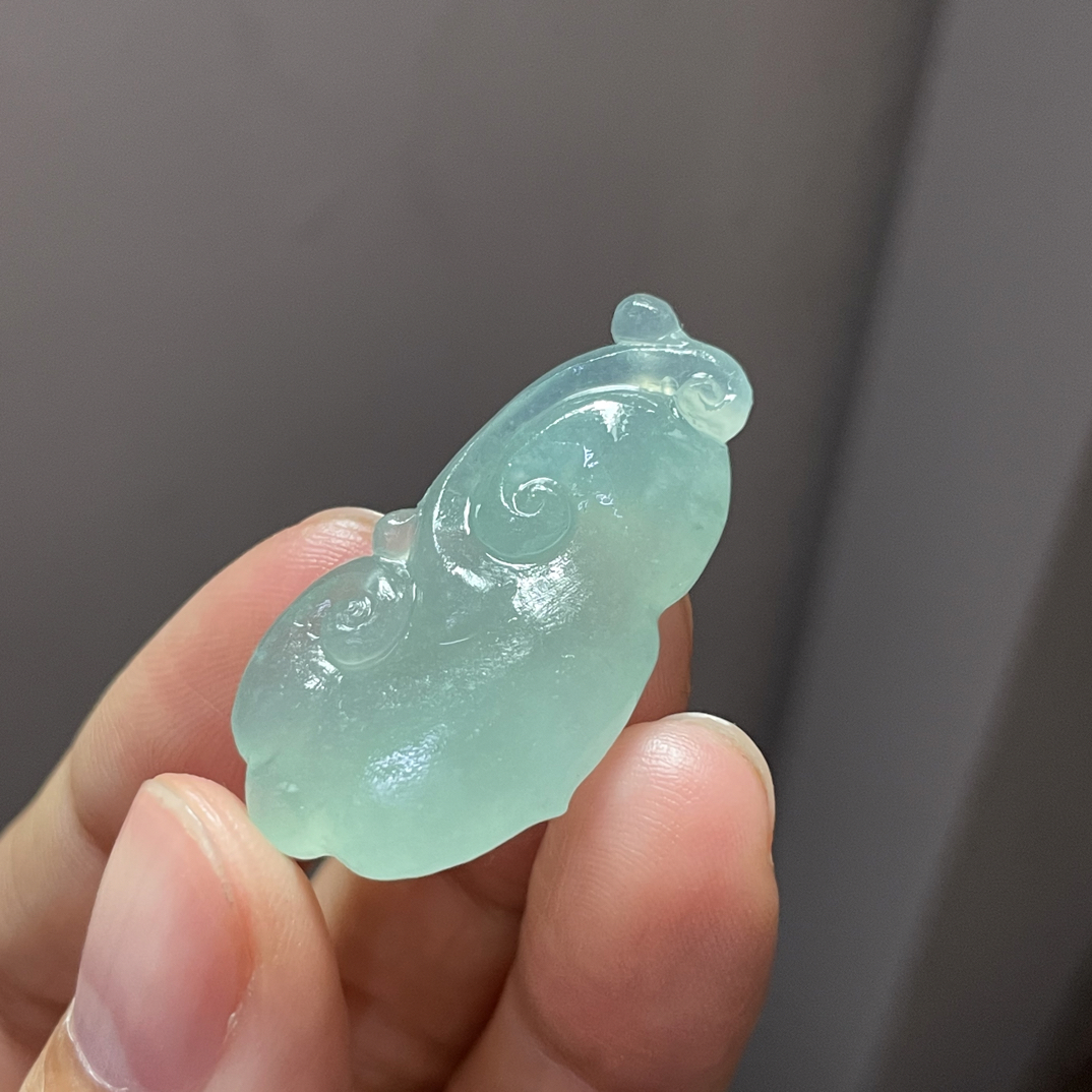 天然翡翠毛货冰胶甜绿如意吊坠种老底子细腻