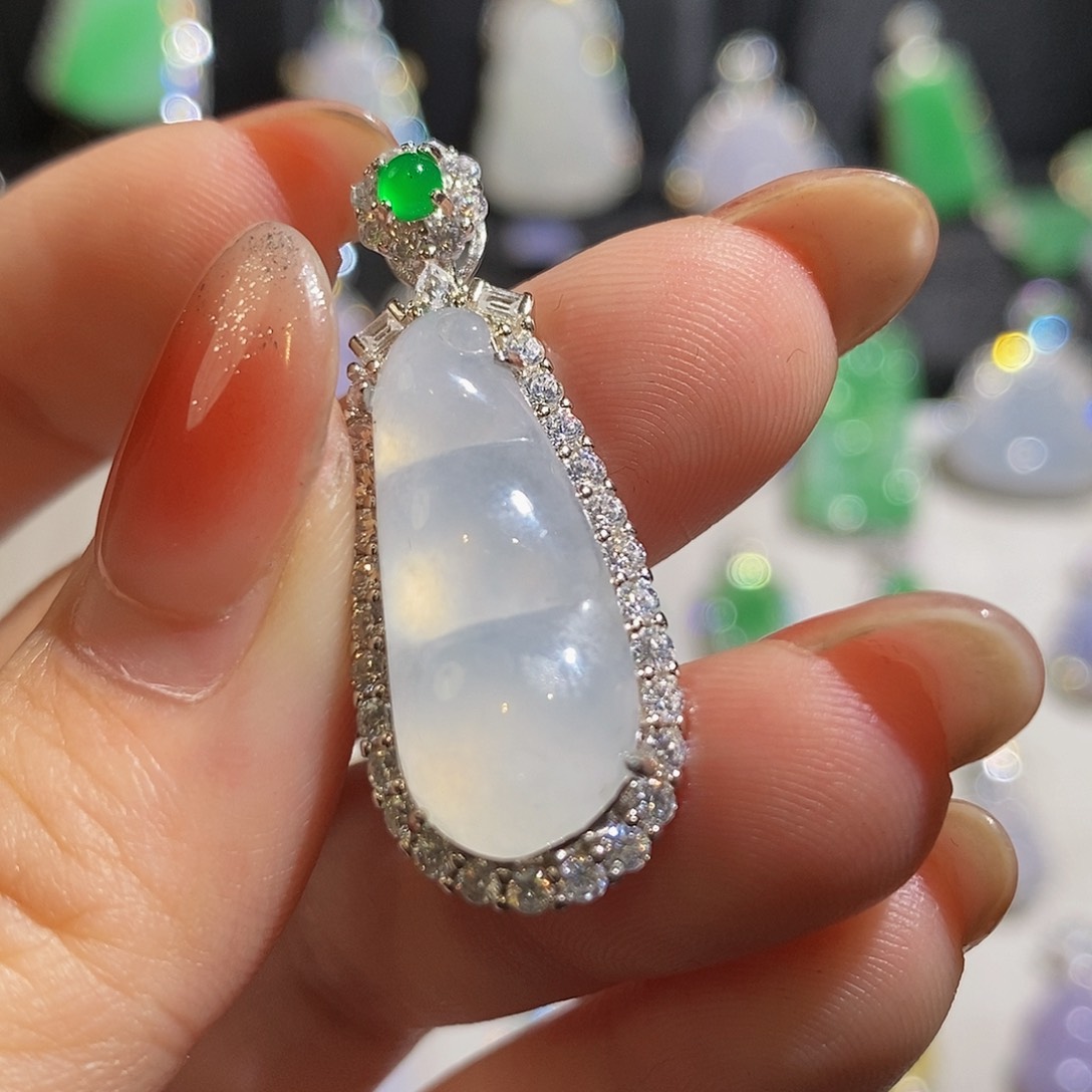 翡翠颈饰银S925镶嵌天然翡翠