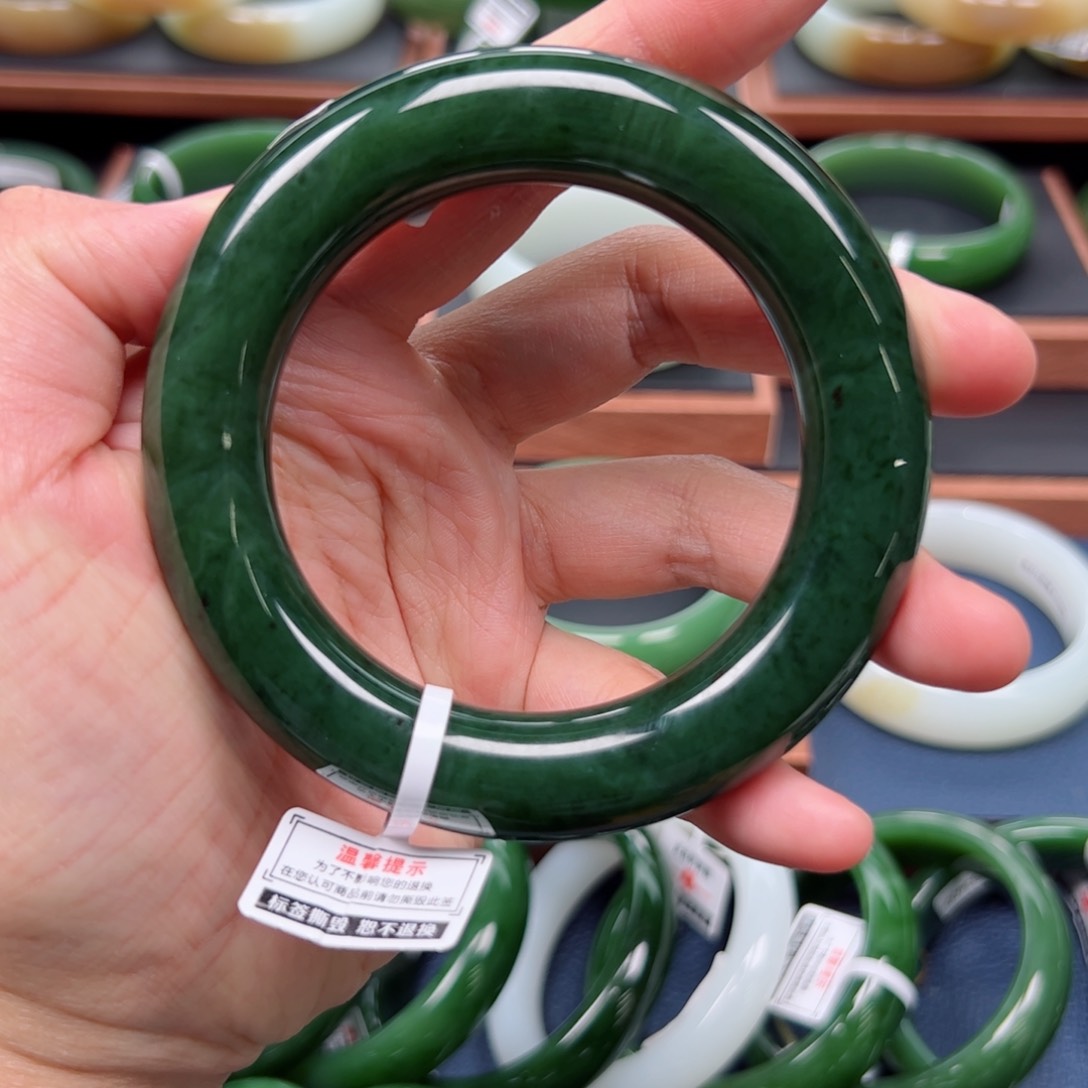 未镶嵌手镯和田玉（碧玉）5859