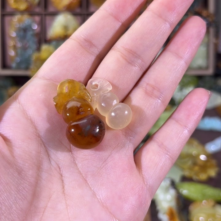 未镶嵌蛇纹石玉颈饰