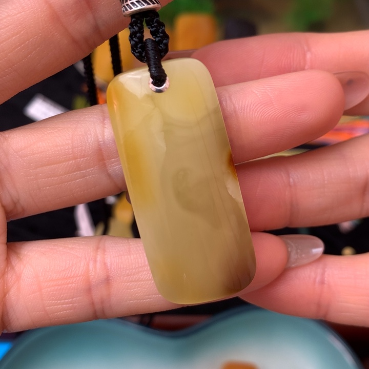 天然原皮切牌吊坠