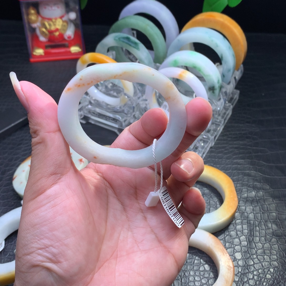 定制翡翠未镶嵌手镯