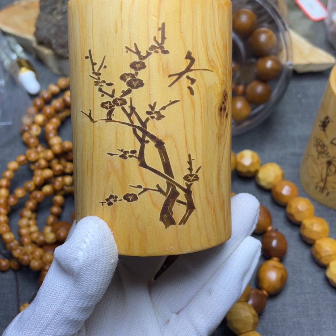 平***意柏木（崖柏）笔筒一个