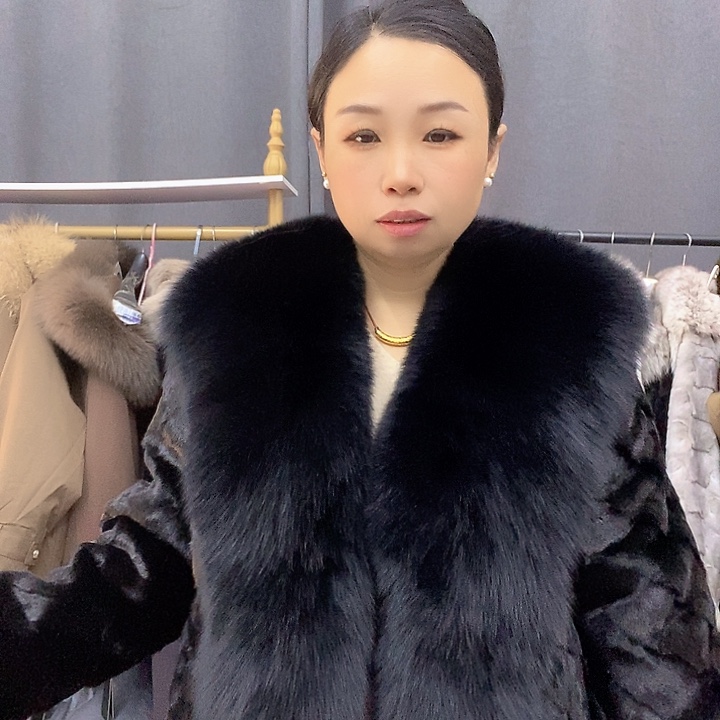 余***由黑色单件外套女装