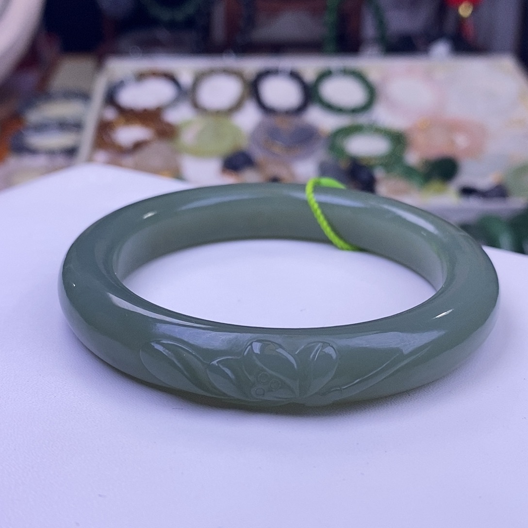 颈饰未镶嵌和田玉56.5冰晴水老矿料高冰雕花手镯