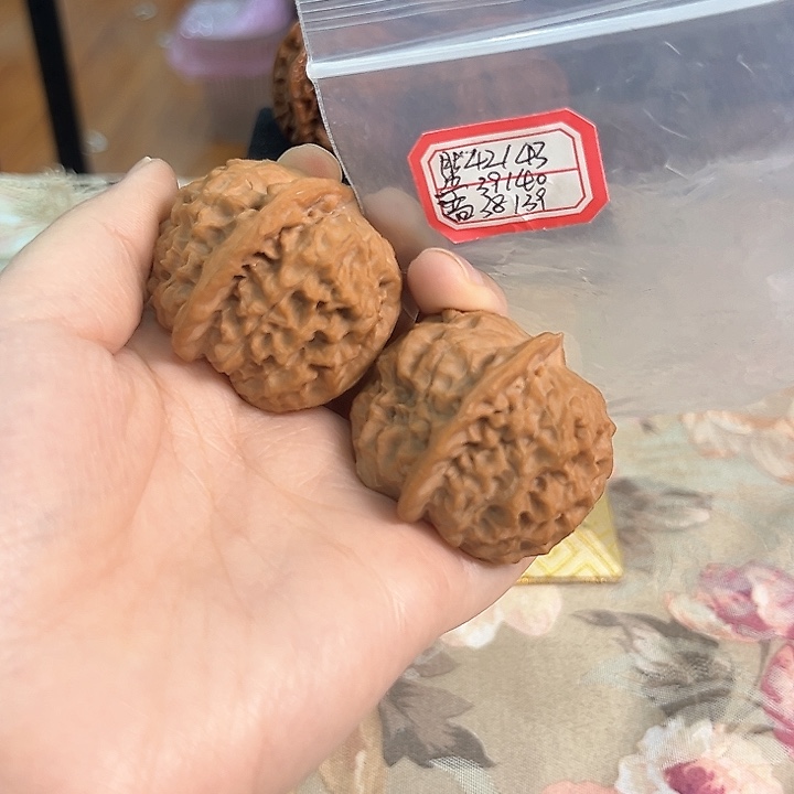 文玩核桃把件非嫁接元宝