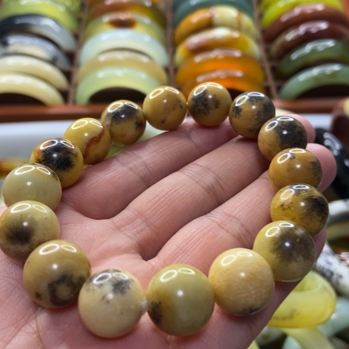 蛇纹石玉未镶嵌手镯