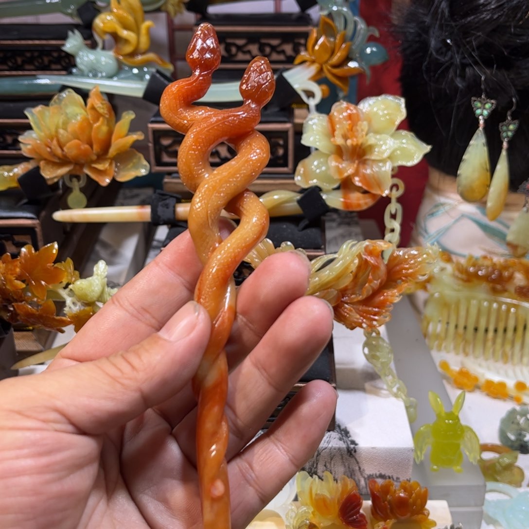 蛇纹石玉发簪合金昵***置