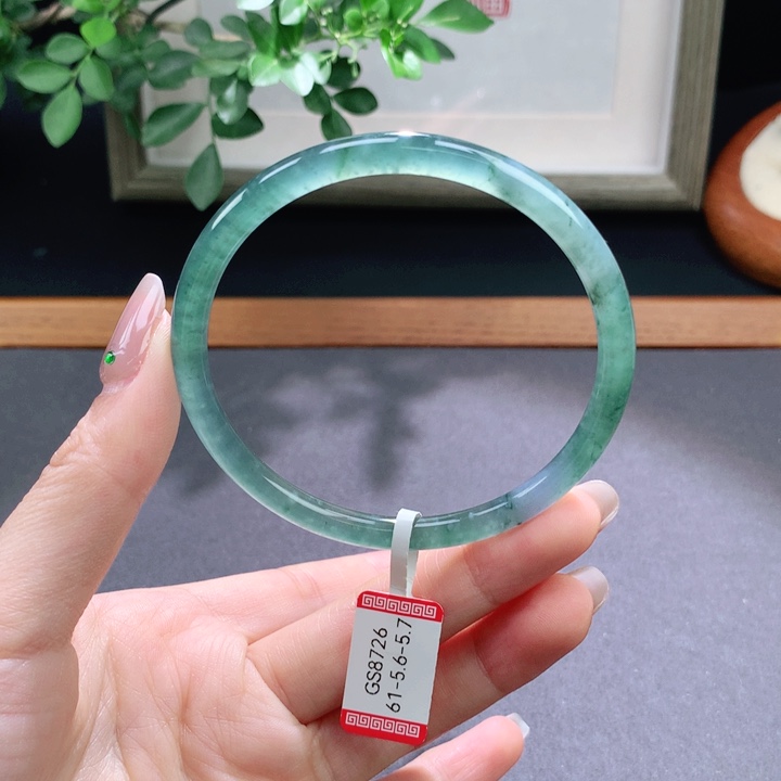 翡翠手镯未镶嵌天然翡翠手镯