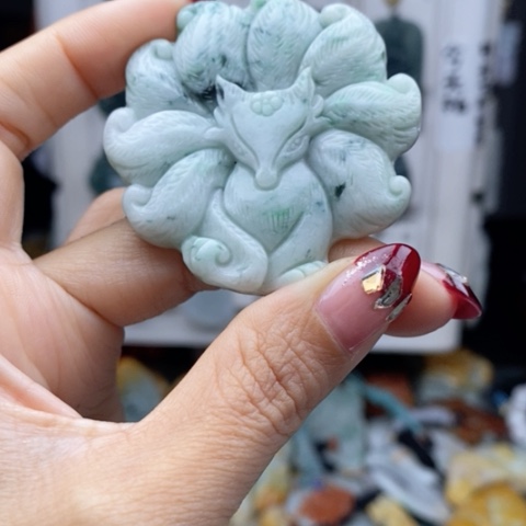 翡翠颈饰未镶嵌翡翠