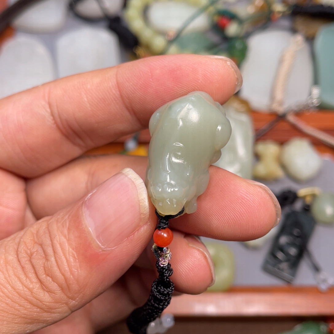 和田玉颈饰未镶嵌