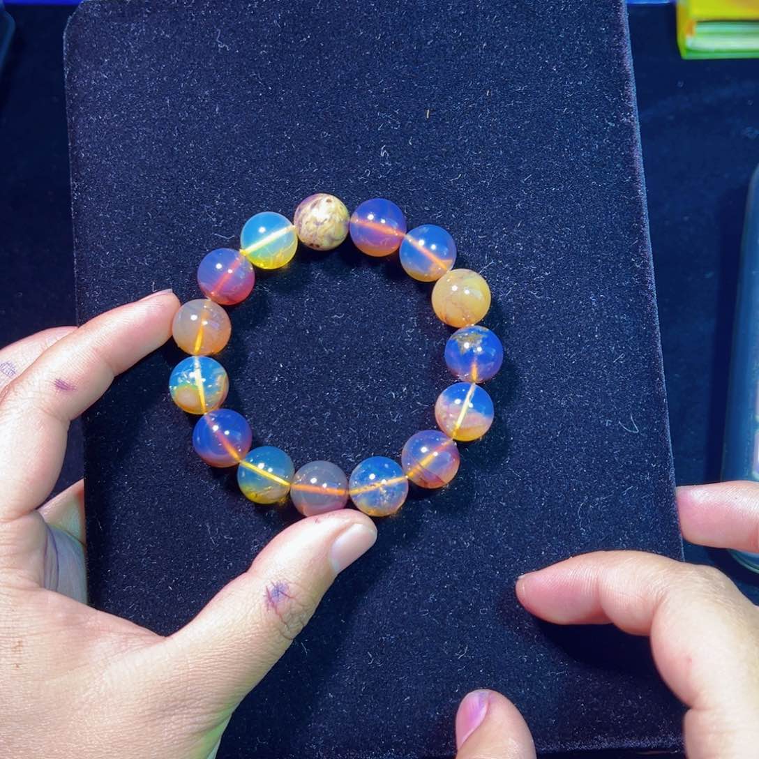 琥珀裸石未镶嵌琥珀