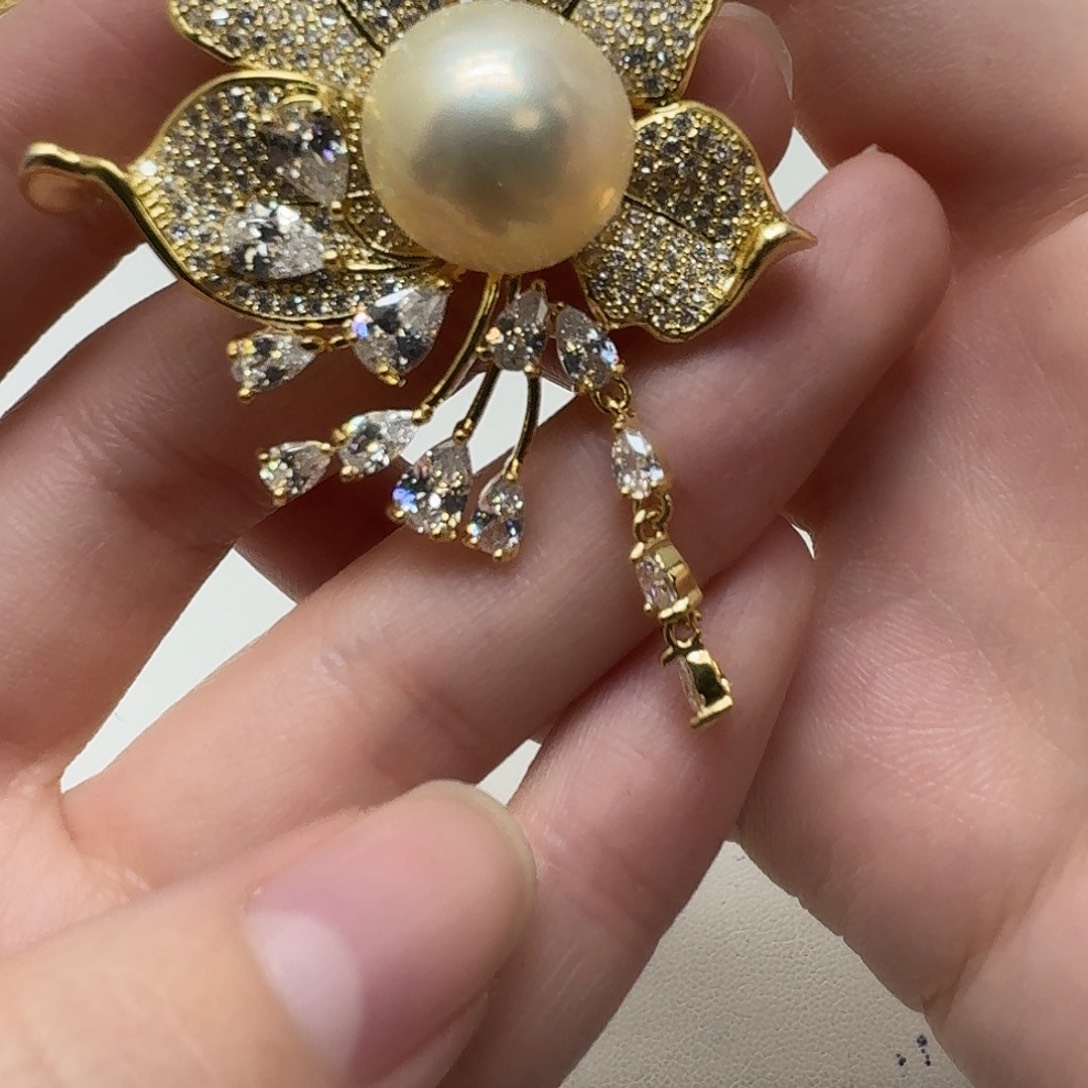 未镶嵌胸针拼合珍珠（马贝珠）