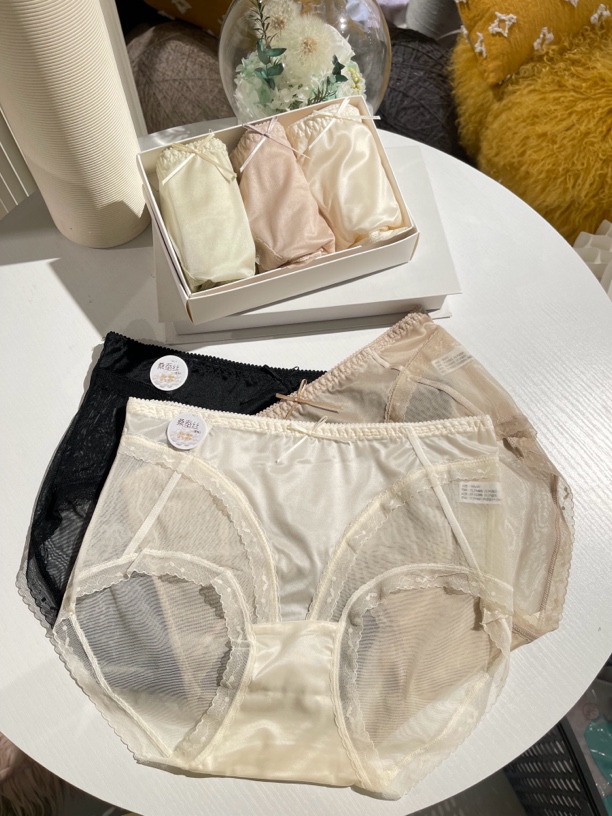 3条装 烟云雾景 维秘纯欲中腰大包臀缎面蕾丝女士内裤