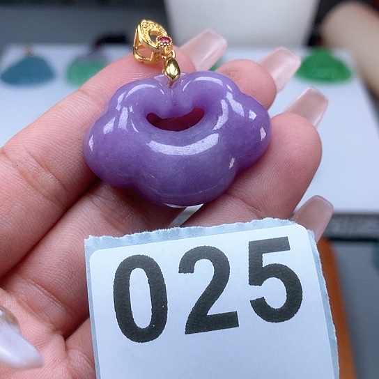 翡翠颈饰未镶嵌吊坠