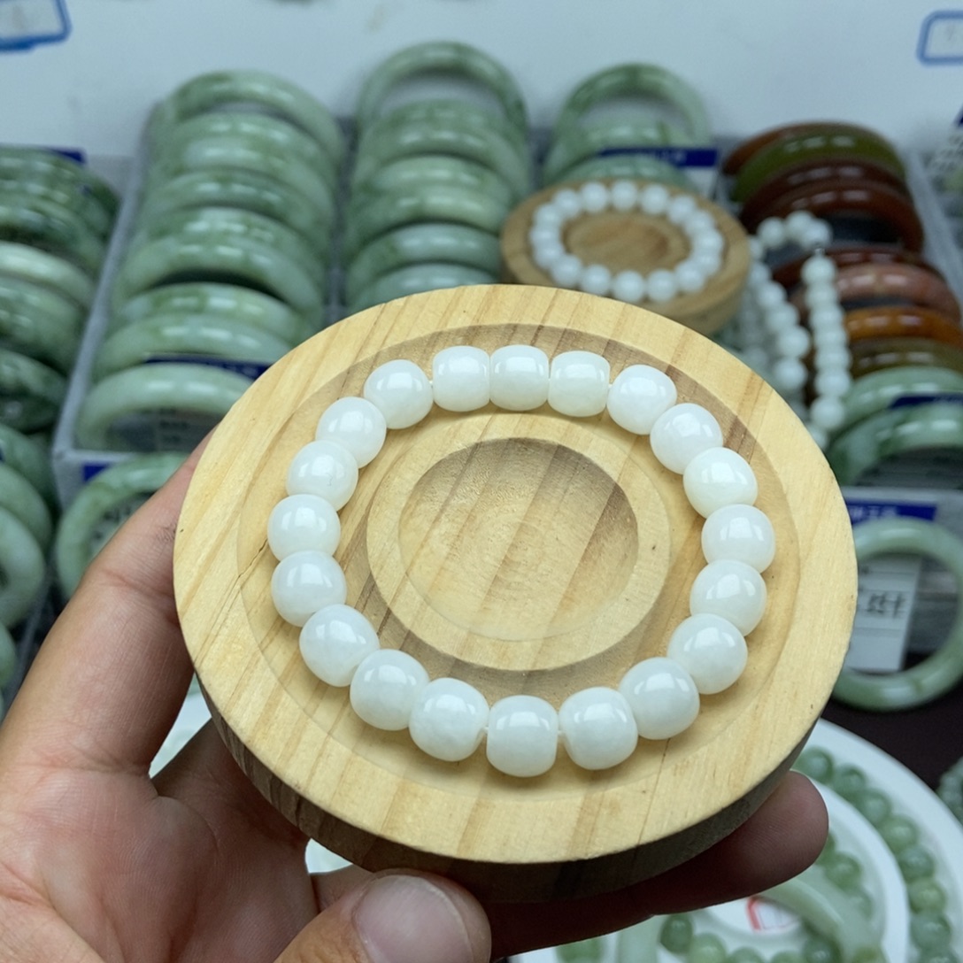 未镶嵌蛇纹石玉手链
