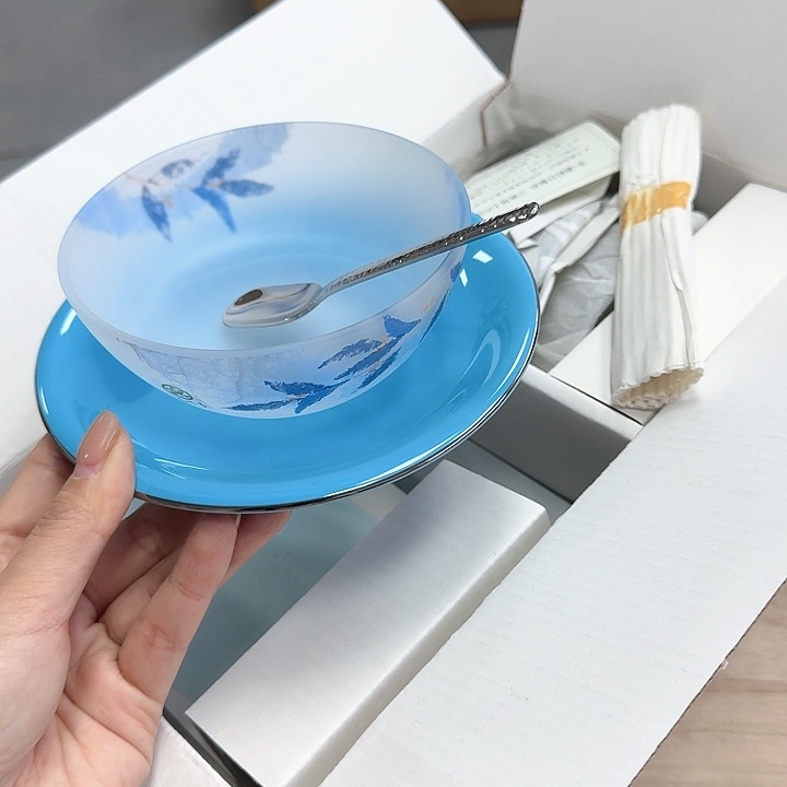 精品瓷器。             