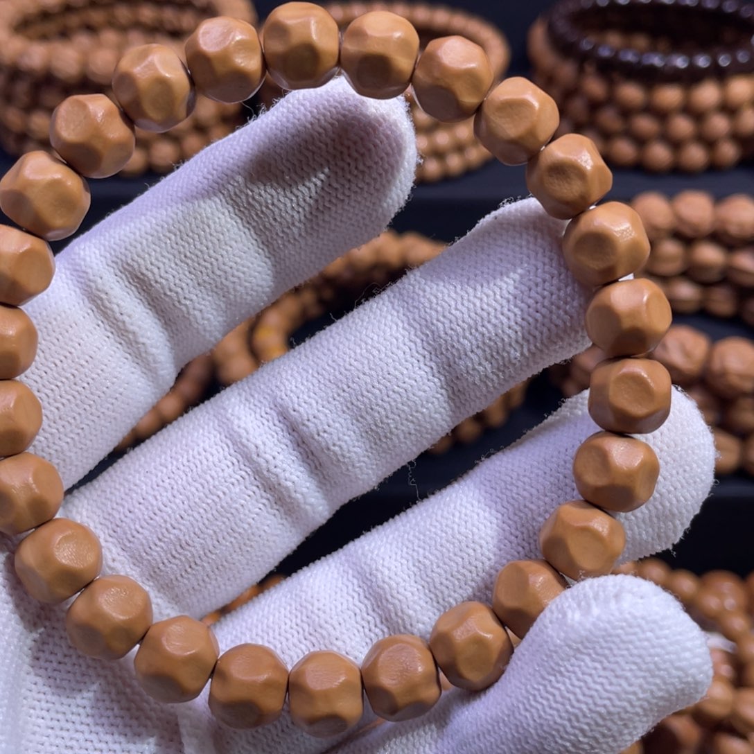 ****毛猴头核桃吊坠糖豆无相8.2mm全品