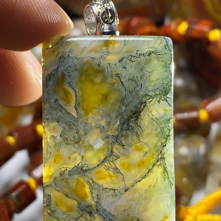 玛瑙/玉髓颈饰未镶嵌